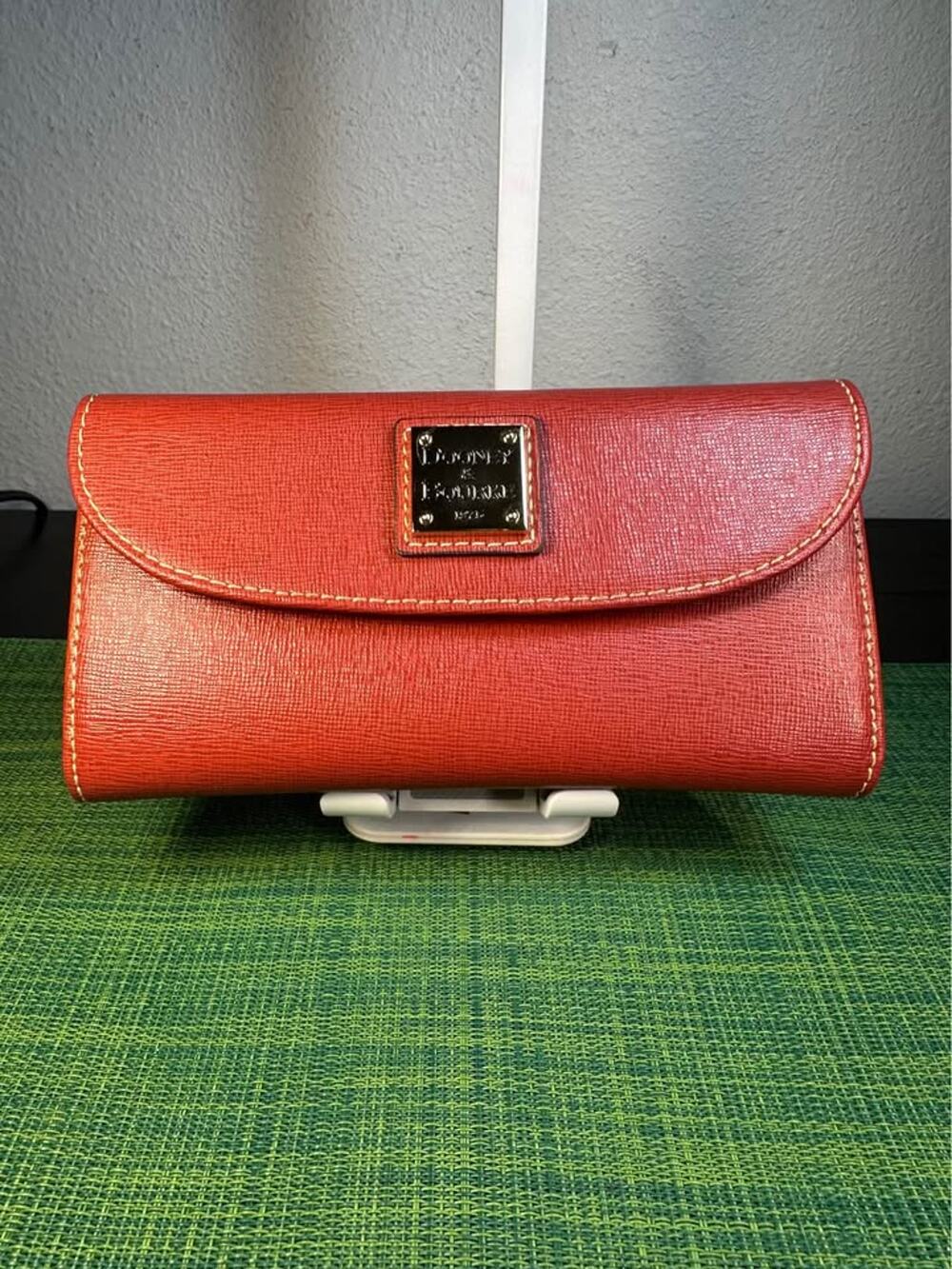 Dooney & Bourke Saffiano/Pebble Continental Clutch Wallet